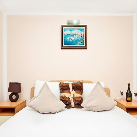 Apartments Mik5 - Famous Beach Jaz บุดวา ภายนอก รูปภาพ