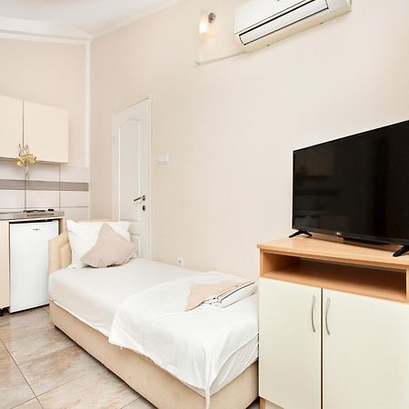 Apartments Mik5 - Famous Beach Jaz บุดวา ภายนอก รูปภาพ