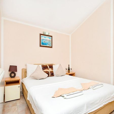 Apartments Mik5 - Famous Beach Jaz บุดวา ภายนอก รูปภาพ