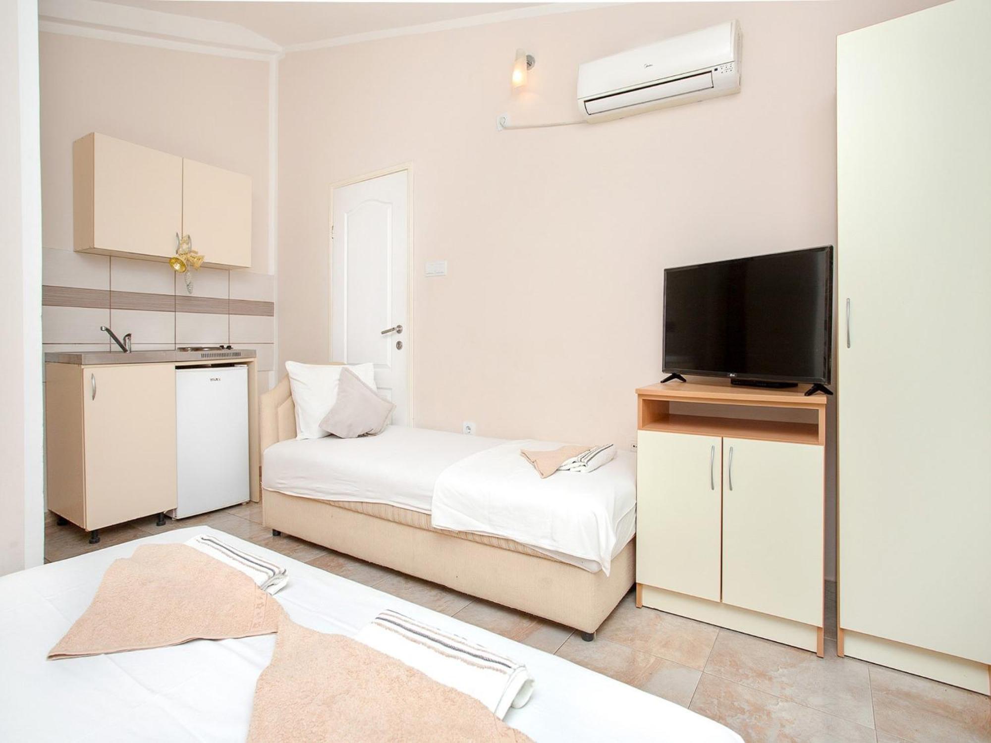 Apartments Mik5 - Famous Beach Jaz บุดวา ภายนอก รูปภาพ